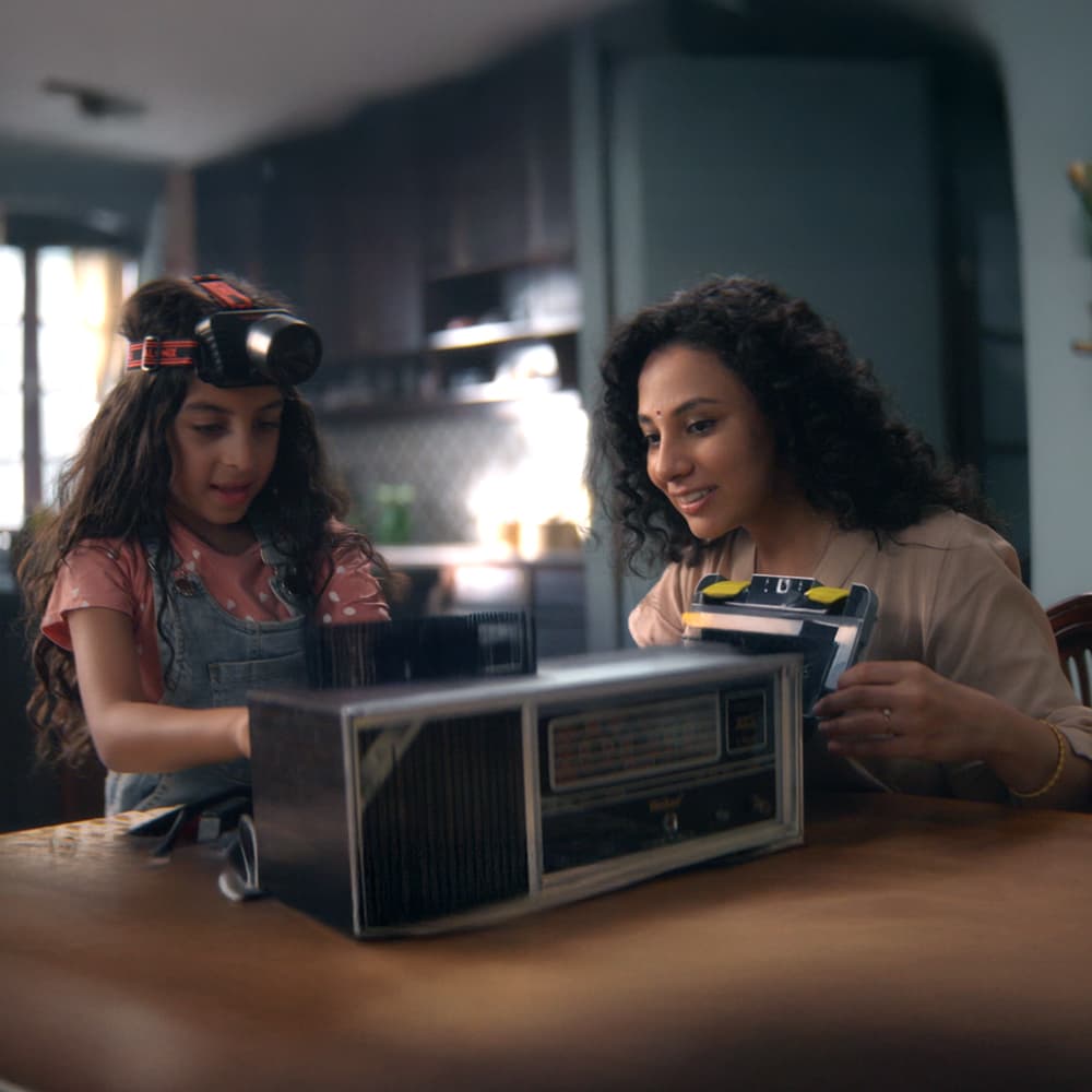 This Mother's Day, Orchids unveils the mirrors of educational philosophy